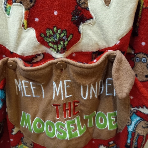 Secret Treasures Christmas Holiday Moose Red Large 12-14 Sleepwear Pajamas PJs - Picture 3 of 16